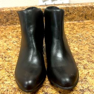 BRAND NEW VERY LIGHT WEIGHT ANKLE BOOTS